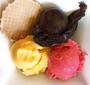 WM Eis in schwarz rot gold