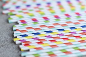 Papier-Trinkhalme: Gute Alternative zu Plastikhalmen