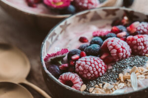 Eis Bowl mit Frucht-Topping