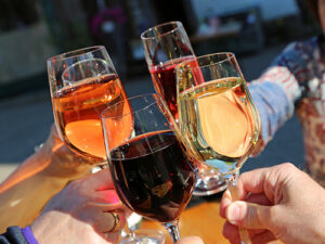 Prosecco-und-Wein_Fotolia_110084557