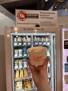 Eiberger Eisautomaten auf dem Messestand Gelatissimo Gebas